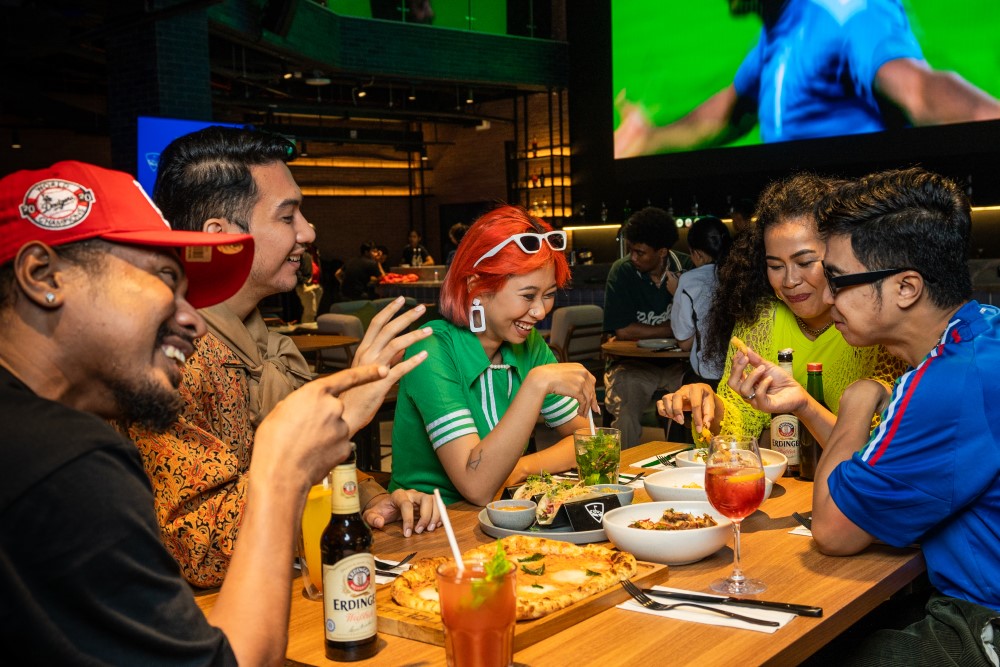 Hangout Adalah Pilihan Tepat untuk Seru-Seruan Bersama Teman di Topgolf Jakarta